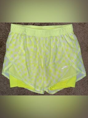 Brooks Run Happy Women’s Chaser 5” 2 in 1 Running Shorts
